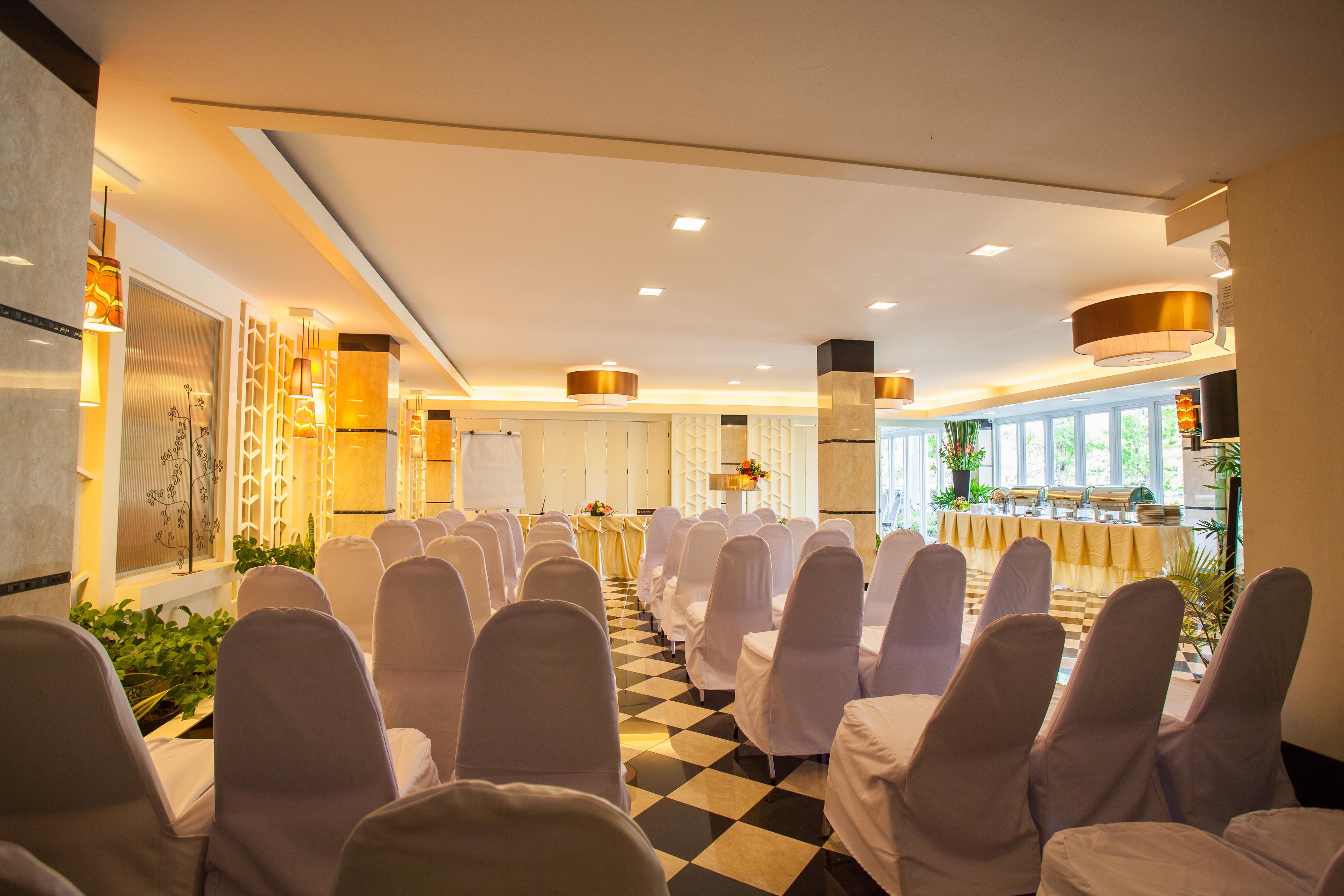 Paradise Hotel Udonthani Екстер'єр фото