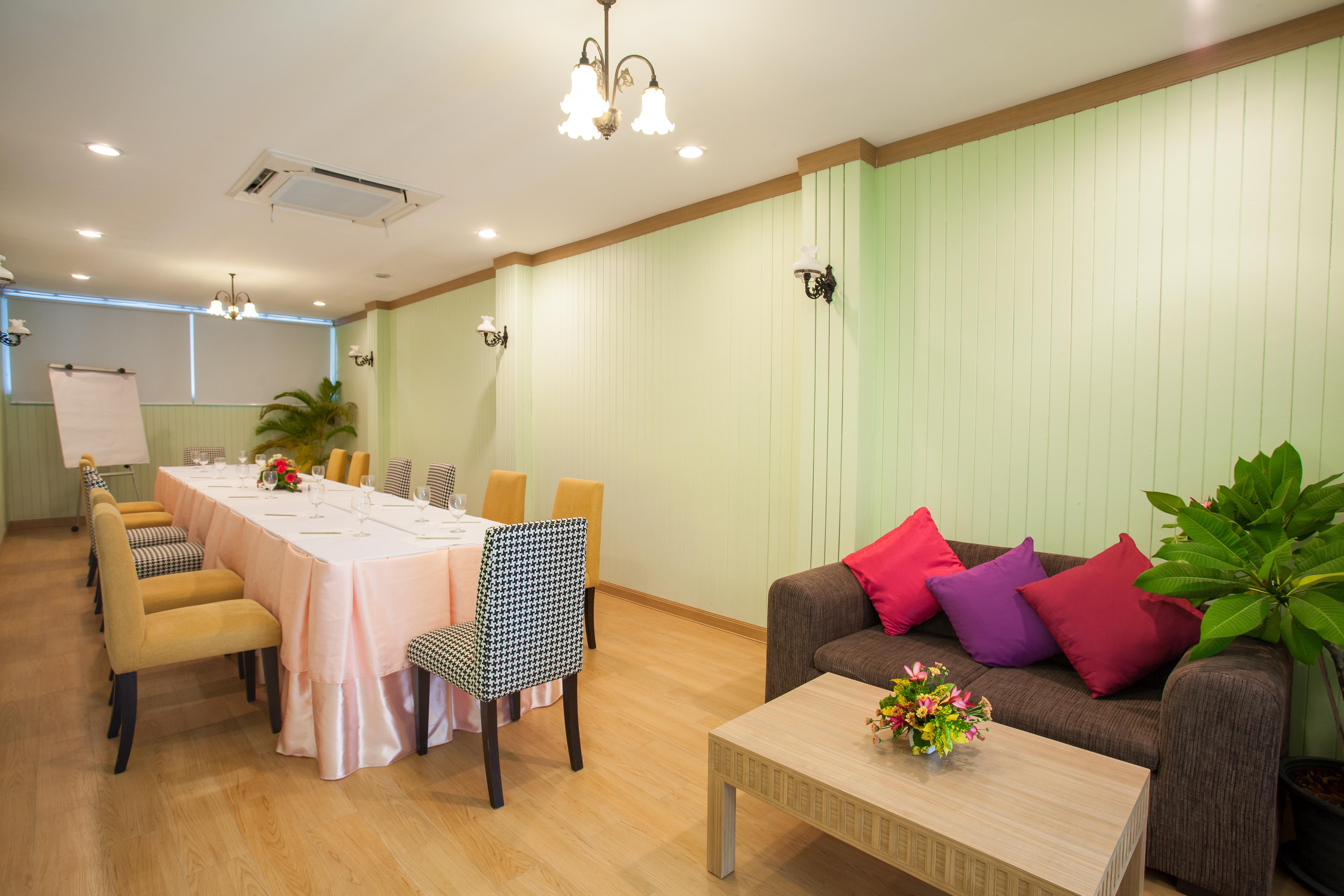Paradise Hotel Udonthani Екстер'єр фото