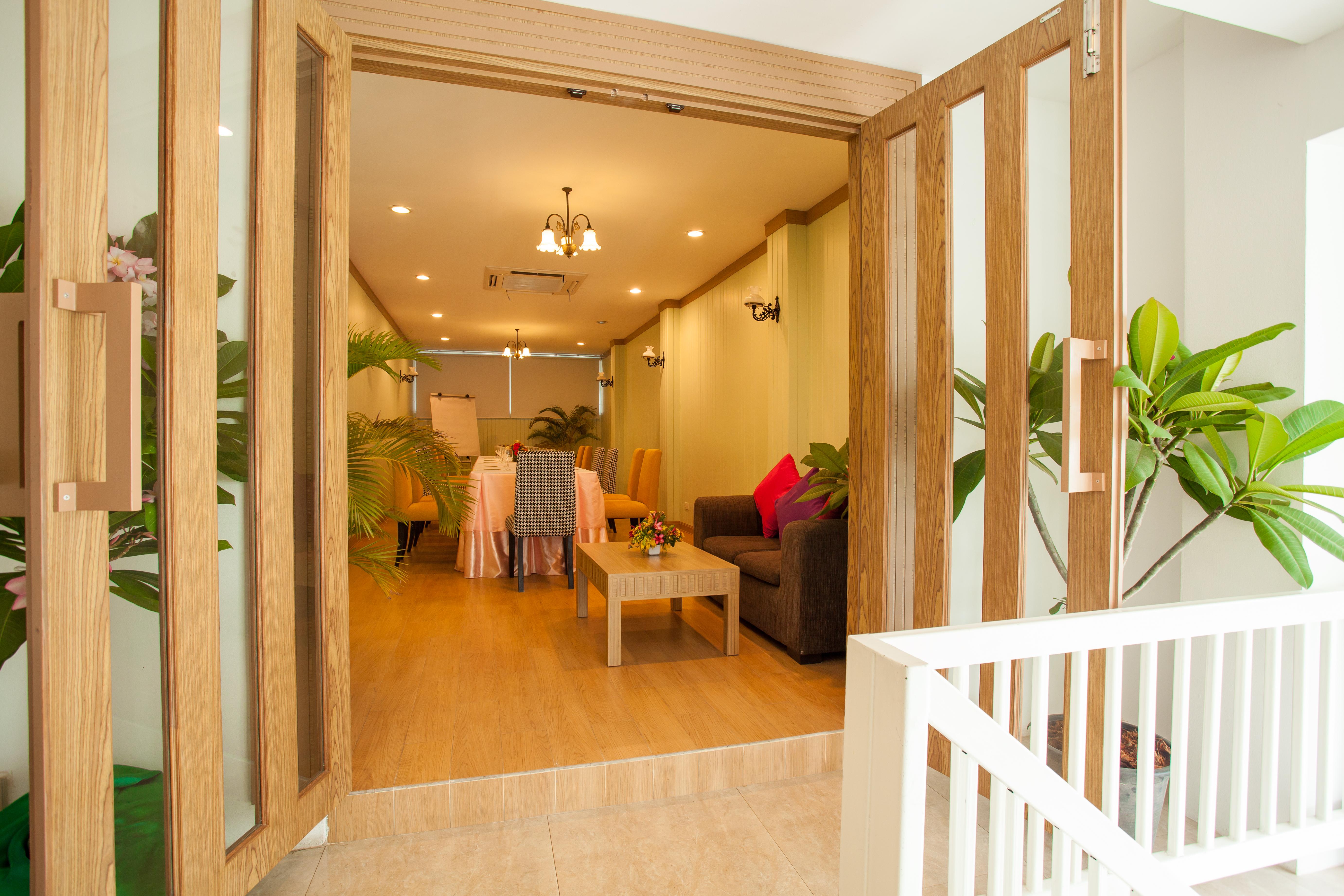 Paradise Hotel Udonthani Екстер'єр фото