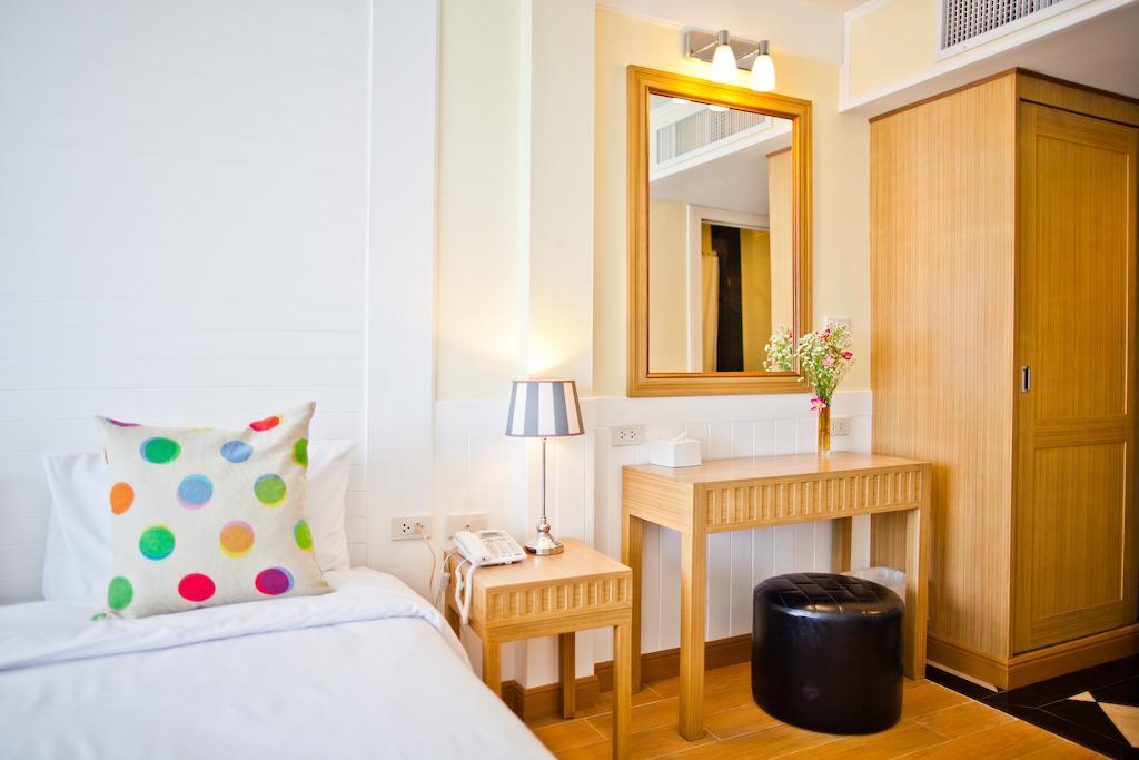 Paradise Hotel Udonthani Екстер'єр фото
